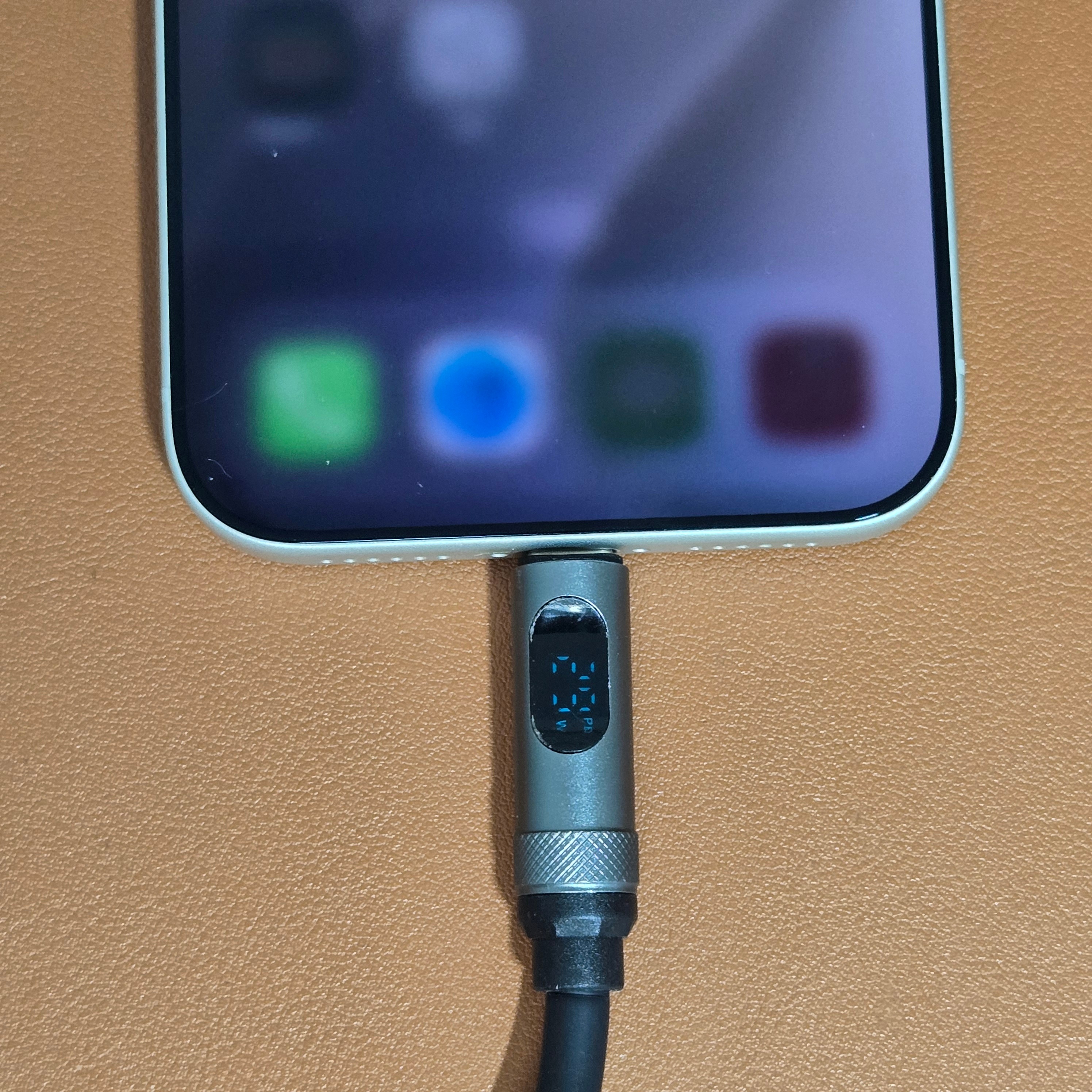 点赞，抽3个33w双口氮化镓充电器，配你iPhone。 ​​​