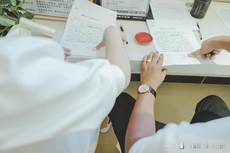 项目经理再忙，也要守住这几条底线:
1.不搞婚外恋，情人这些！
2.大事谨慎做决
