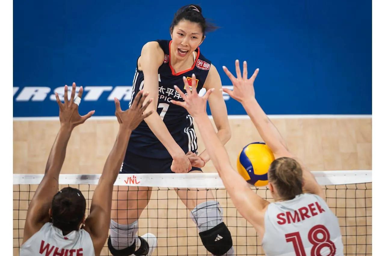 7月12日，世界女排联赛美国站第二场比赛结束战斗。世界排名第6位的中国女排3-1