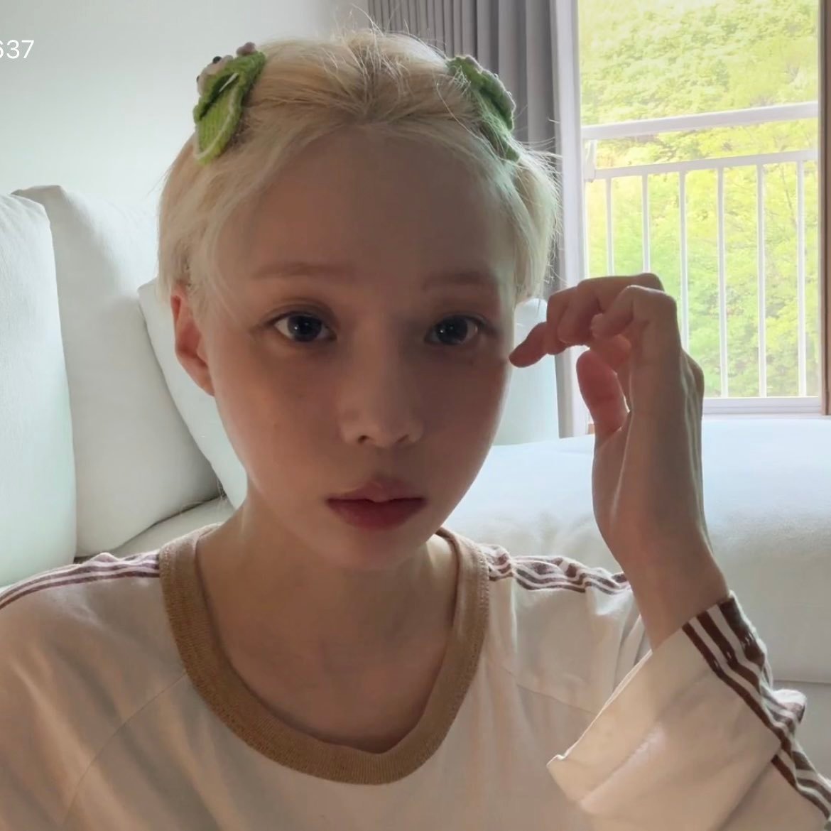 陪了旼炡九年的衣服 ​​​