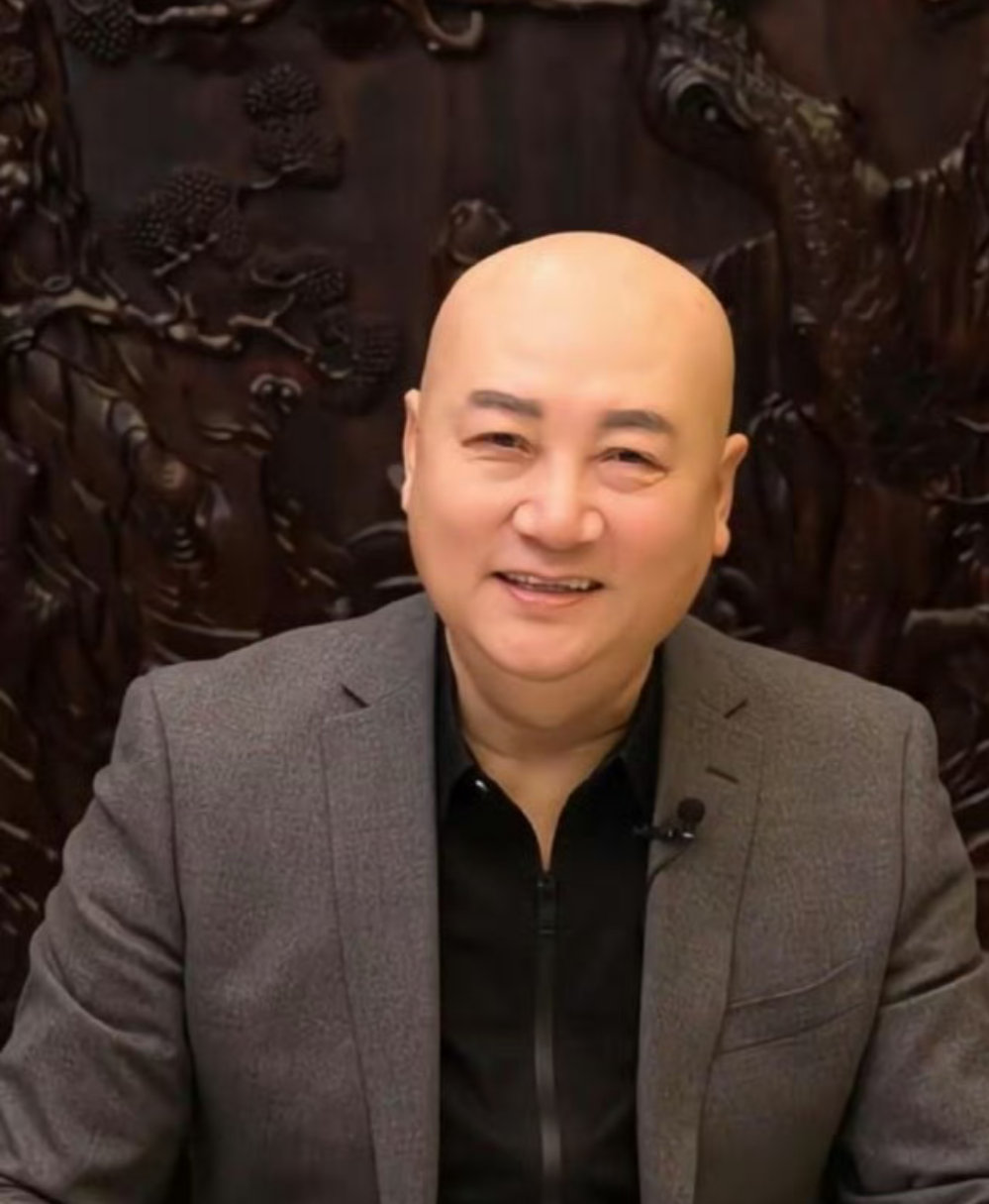 唐僧迟重瑞已经72岁了，身为董事长的他看起来好年轻 ​​​