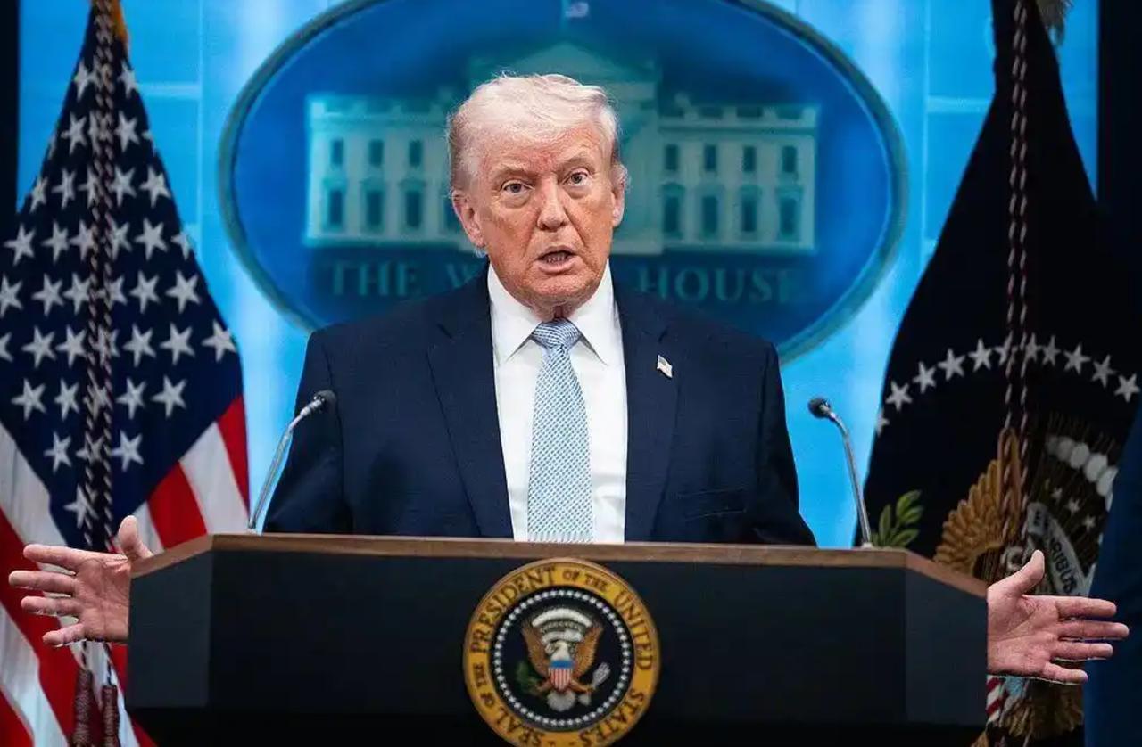 这是直接把实话说出来了！

特朗普说，美军所有在中东的部署都没有撤走，包括士兵、