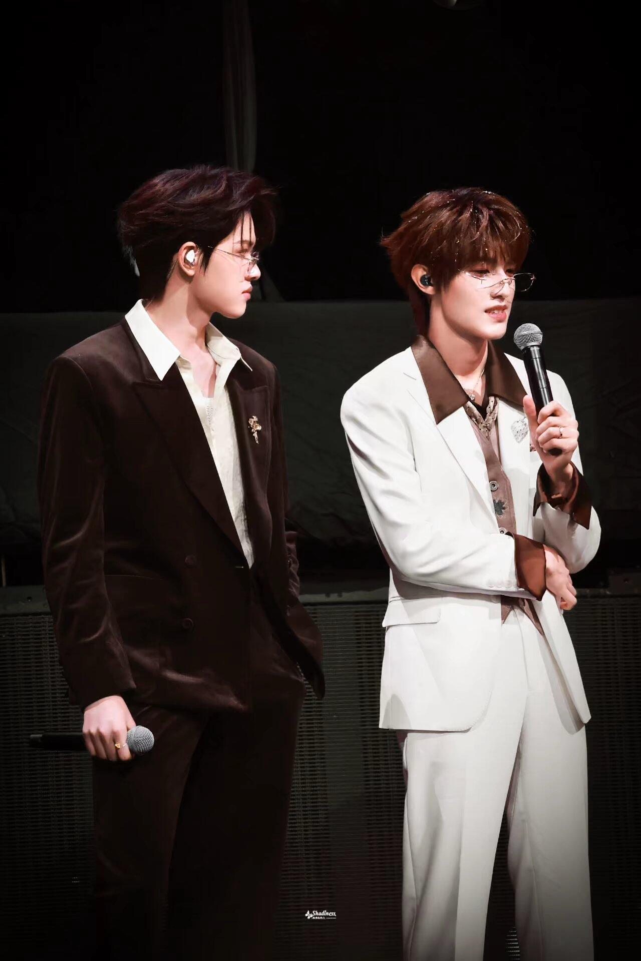 登陆少年演唱会直拍cp粉狂欢预警登陆少年演唱会直拍cp粉狂欢倒计时登陆少年澳门演