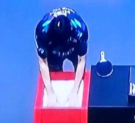 别被韩国猛男张禹珍骗了，他最吓人的不是正手爆冲，是那条毛巾。
 
刚用正手把对手