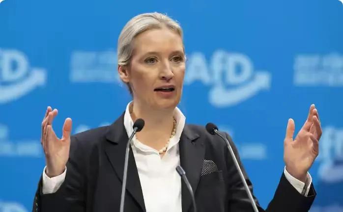 德国这个女人吼了一嗓子，整个欧洲都抖了三抖。

2026年7月18号，德国马格德