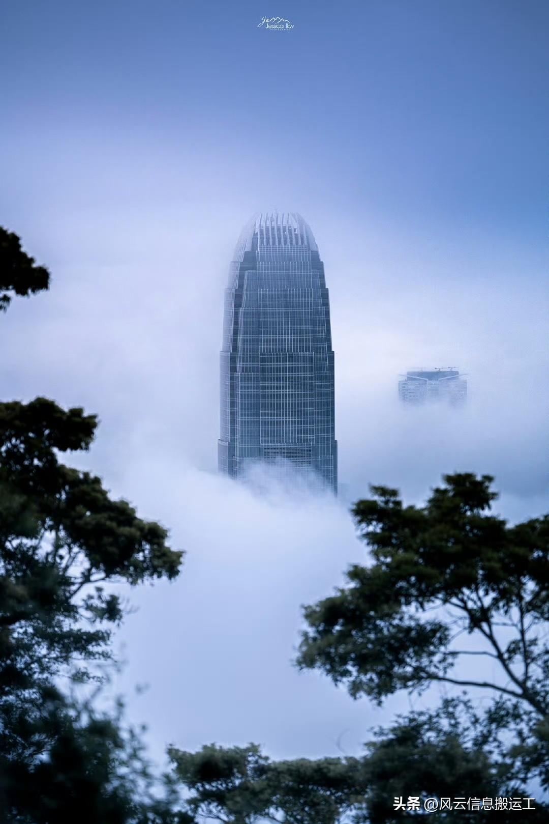 城雾中的香港，似梦似幻！拍摄：Jessica Li ​​​