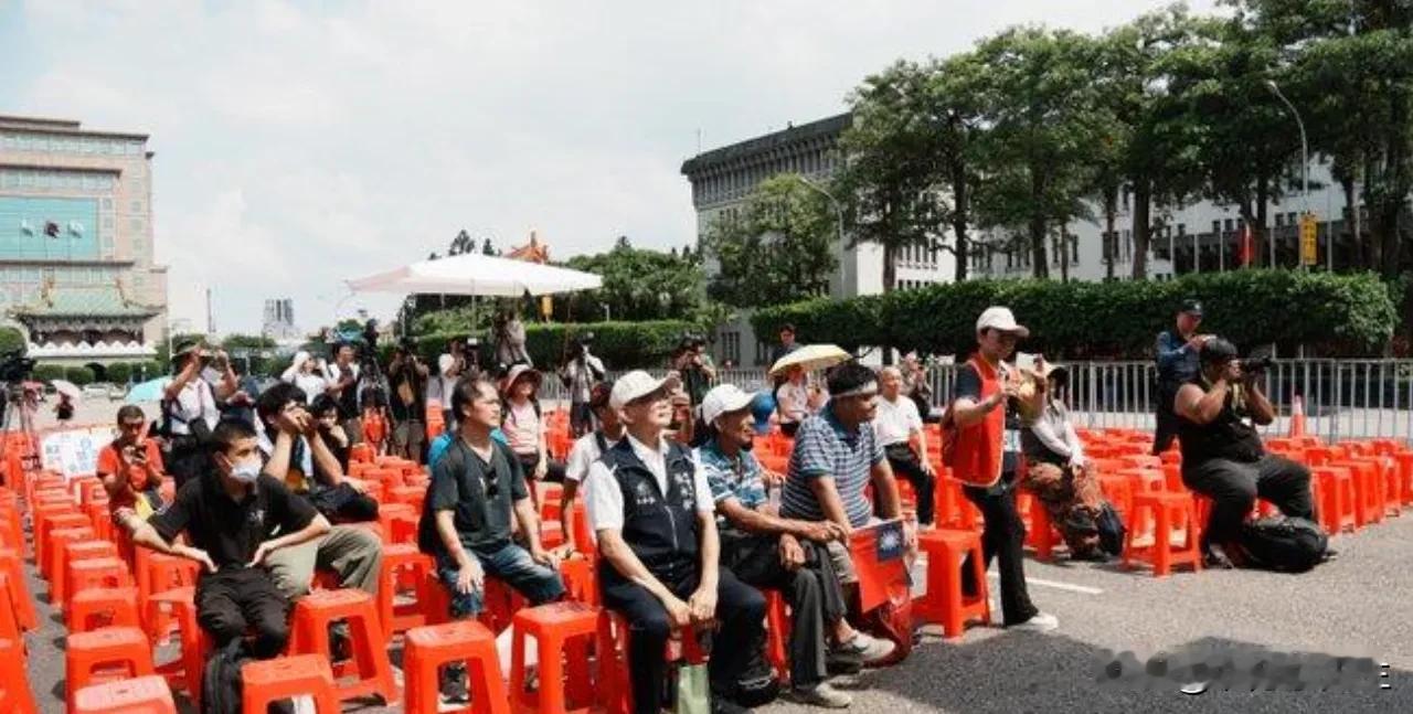 今天生命权平等协会等团体又举行了上凯道集会活动，但今天的上凯道集会活动与7月25