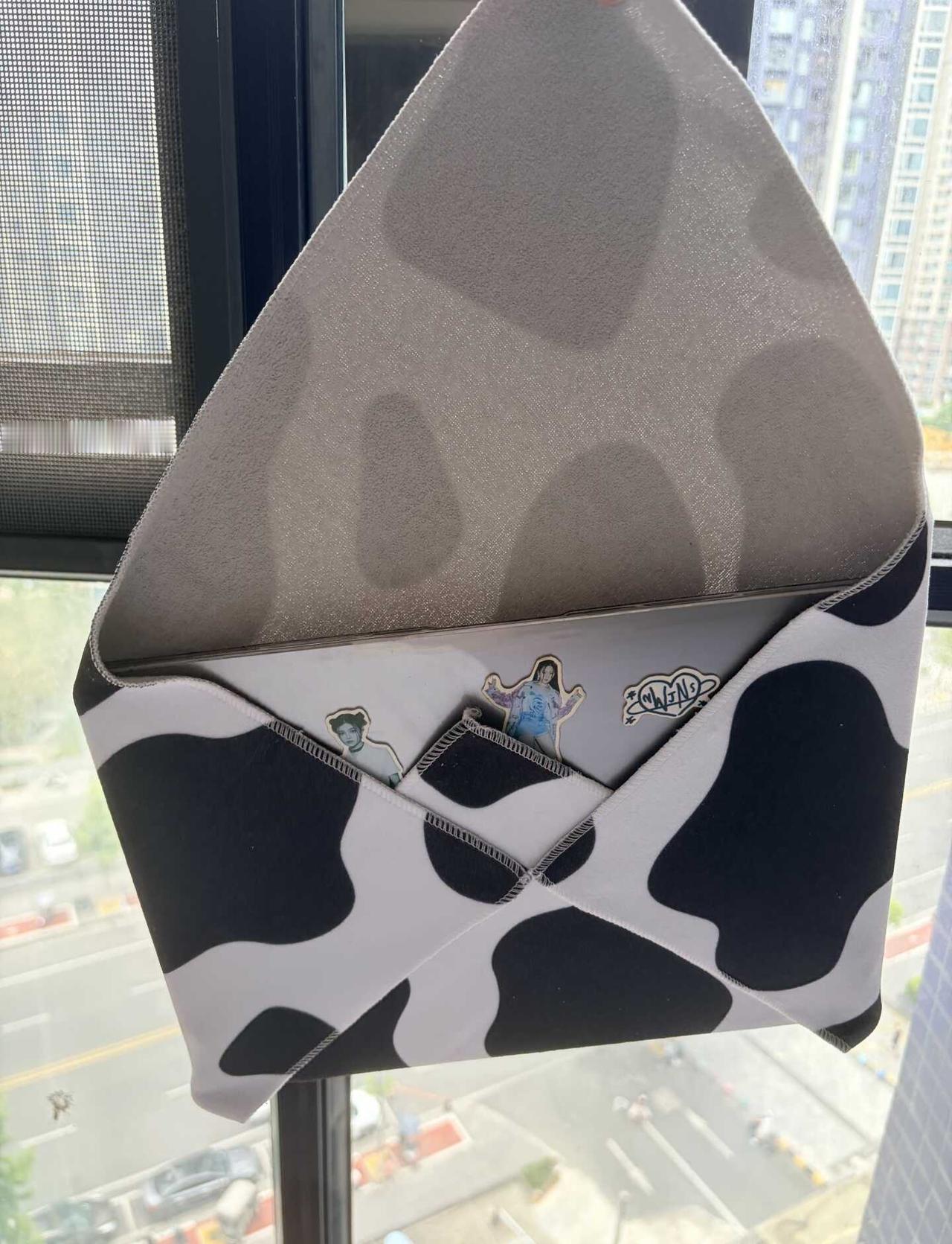 网上风很大的布买了，结果它居然能包电脑？？
收到实物了，这块布比我想象的还能装[