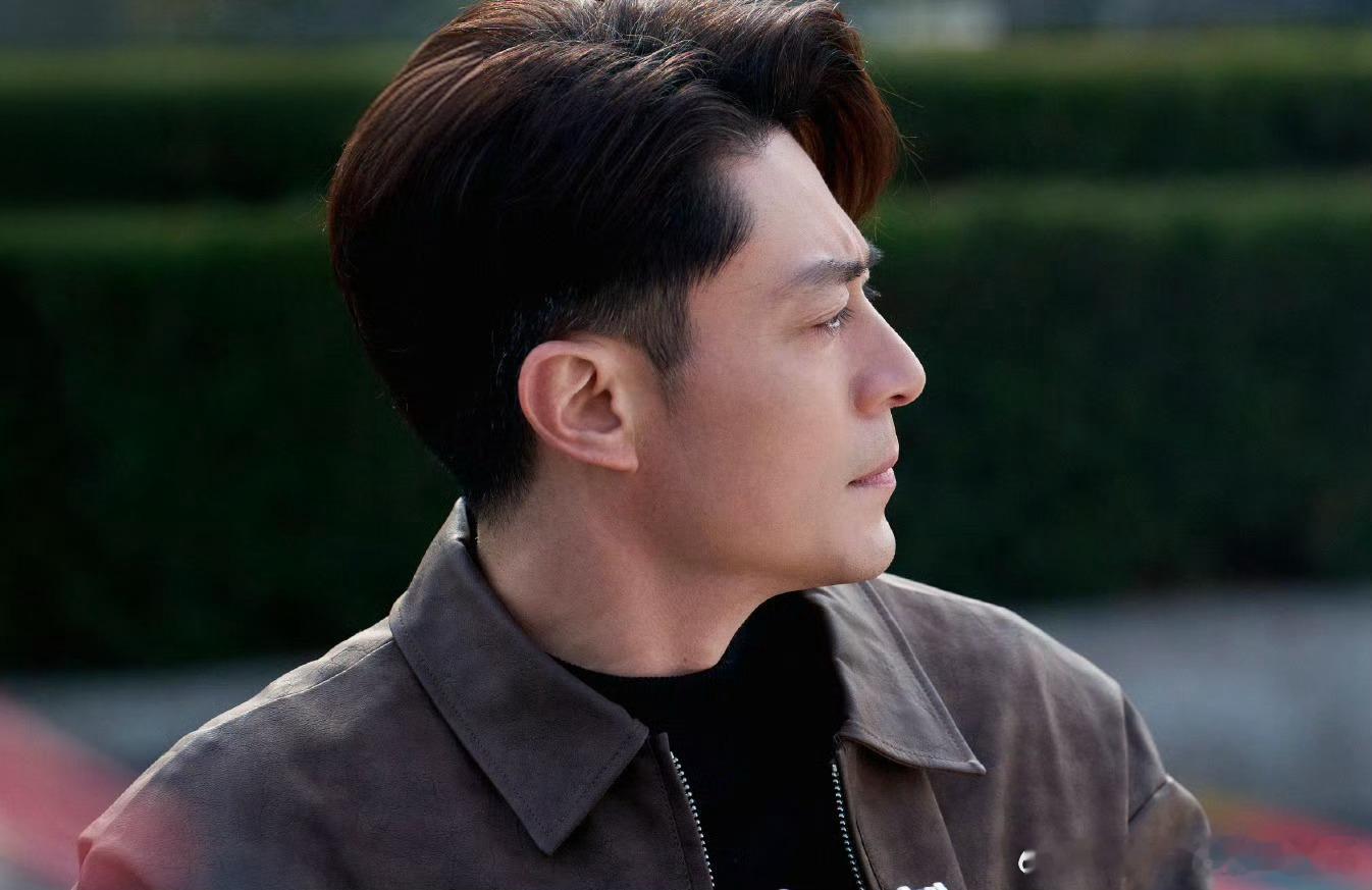 霍建华  来自霍迷的情书 hjh霍建华俞瑜 欣赏一下帅叔叔的无敌侧颜啦霍建华马丁