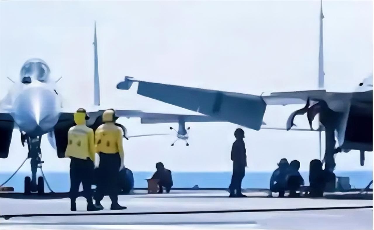 噩梦的开始？

这两架被中国歼-15雷达照射的日本F-15战斗机驾驶员，在返回本