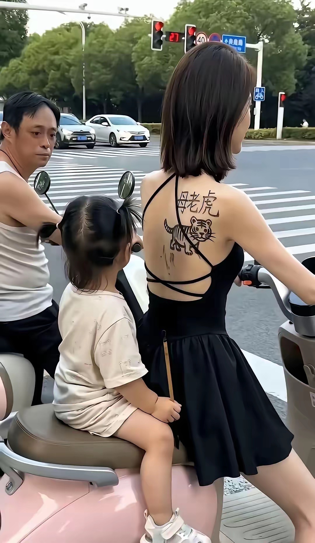 也太明目张胆了吧