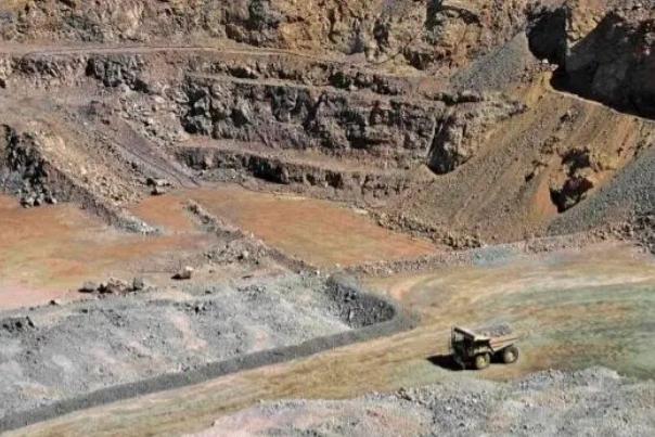 哈萨克斯坦有大量稀土，想供美日，路线一查吓一跳：不走中国，几乎哪也去不了。

哈