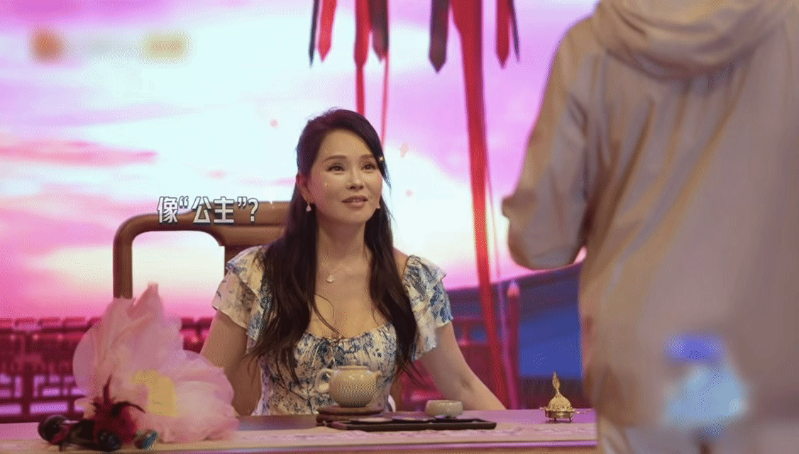 秦昊说伊能静像迎宾 不得不说秦昊这张嘴，连自家老婆都毫不留情本以为秦昊会夸伊能静