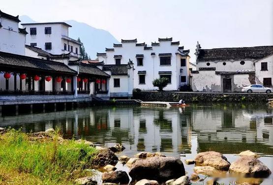 【高迁古民居】始建于元代，几经变迁，依然难掩其精致气息。山水环抱之中，这座历经百