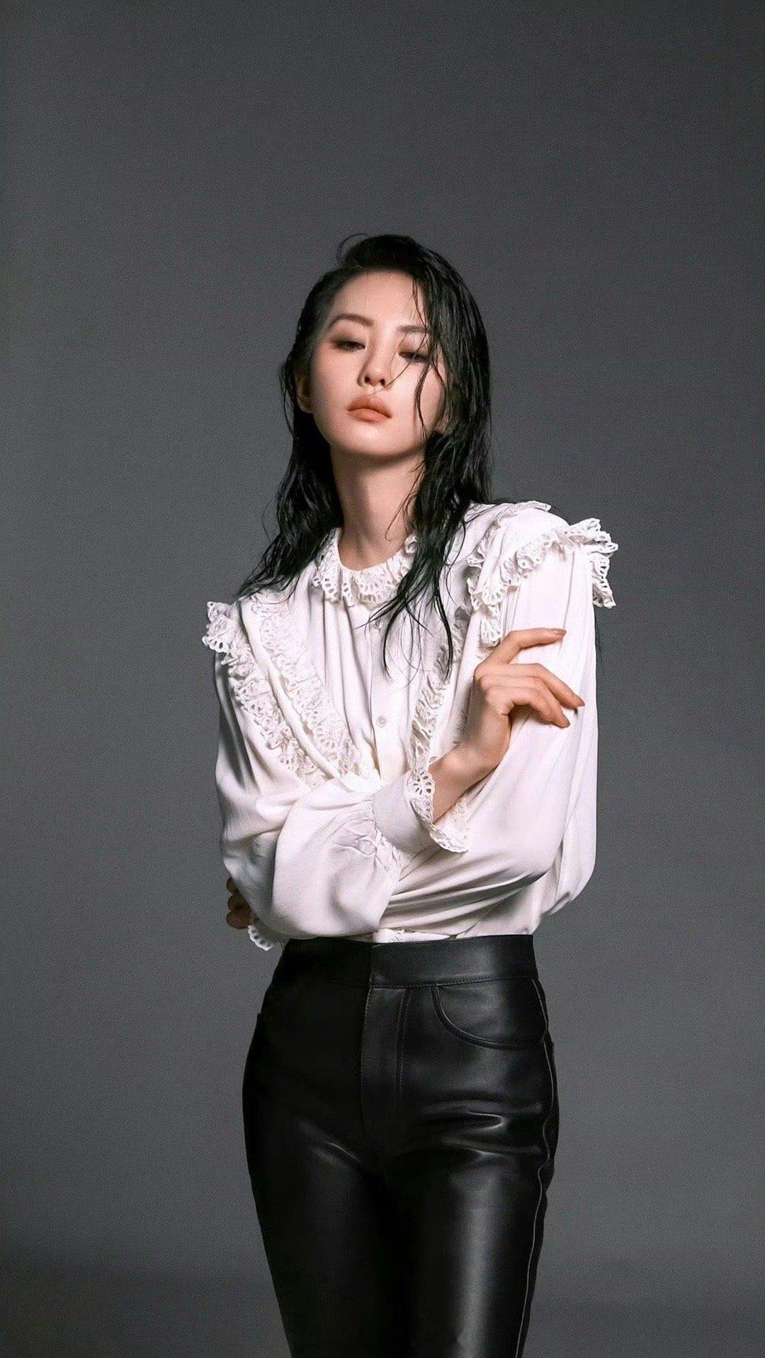 刘诗诗还是刘亦菲？我分不清了。。 