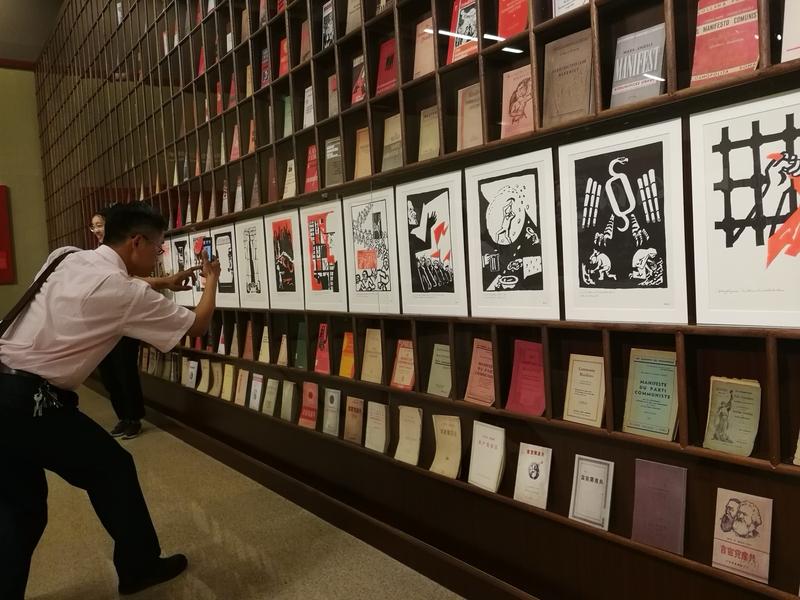 江苏连云港的初中生徐同学太牛了！4月28日他透露，网购了3本日军化学战资料，初步