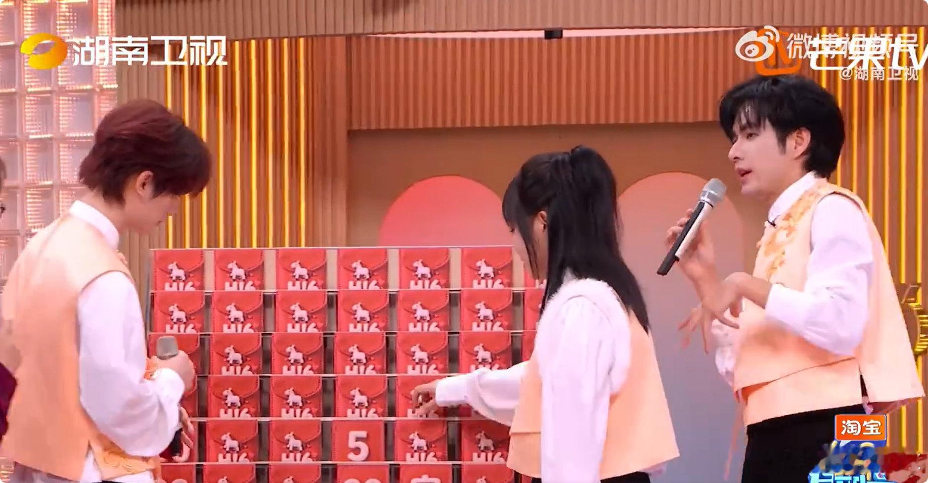 张颜齐抽卡没有尿点全是笑点张颜齐抽卡这段我能循环看一天！两次清空全队成果，队友不