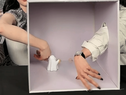 陈飞宇像热巴和张俪的孩子陈飞宇不卖了 追剧团摸恐怖箱环节出现了两个画风。陈飞宇和