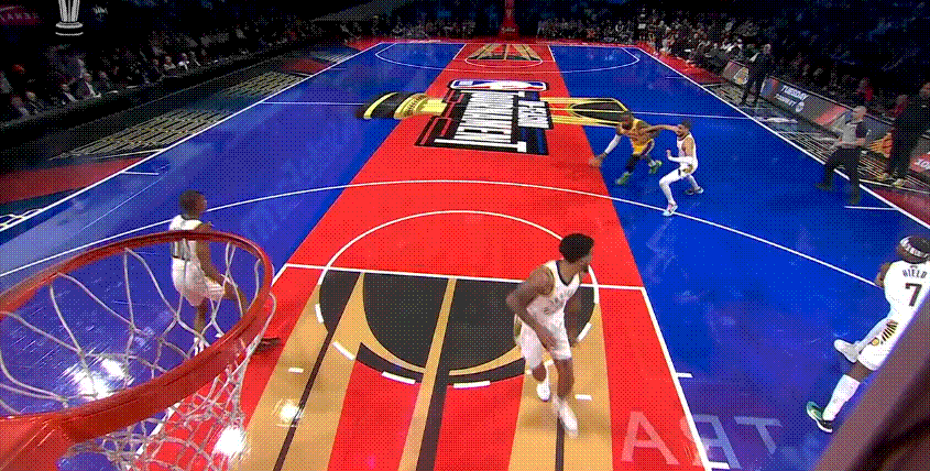 请问贵庚？詹姆斯最后时刻还能空中折叠拉杆扣篮，不可思议！