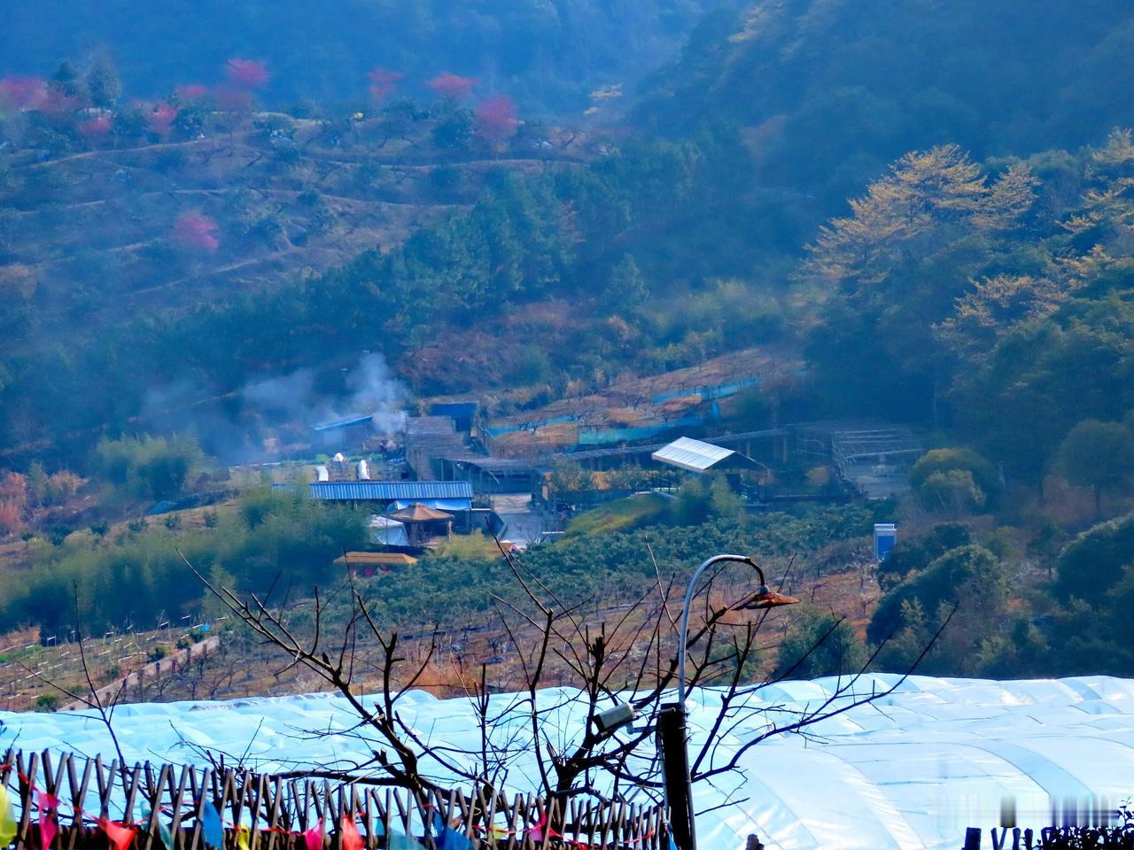 宁静山间，炊烟袅袅，世外桃源般的乡村生活。海曙金陆