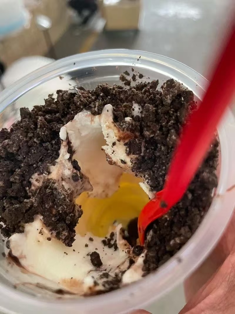蜜雪冰城客服回应冰淇淋融化快 不得不说冰淇淋化得快，正说明添加剂、稳定剂放得少，