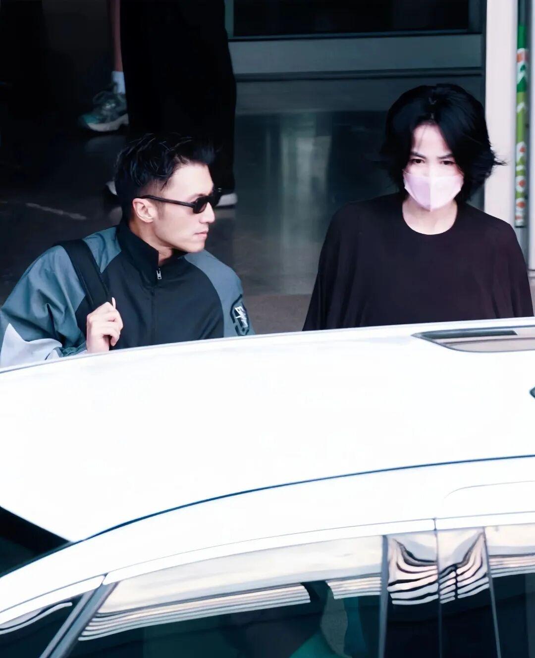 女人不要太在乎男人是不是很爱你，你再优秀，男人不爱也会离开。

如果一个男人真心