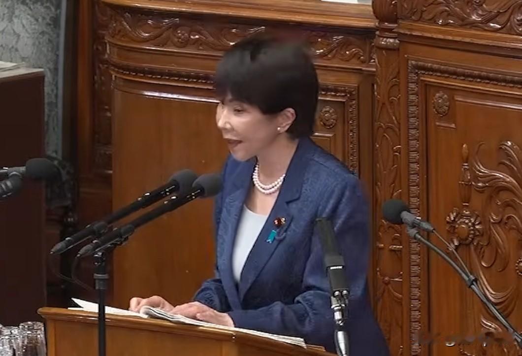 日本首相高市早苗向靖国神社供奉祭品，不过，她今年应该不会去靖国神社实体参拜。
