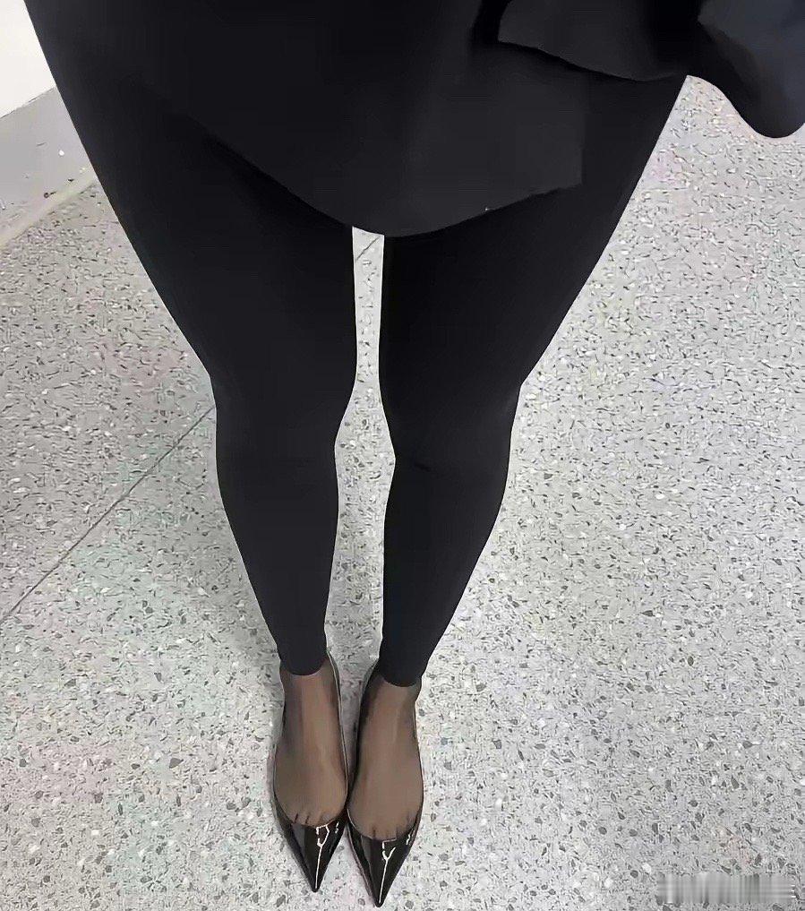 这腿不弯吧？为什么老有人说不直 