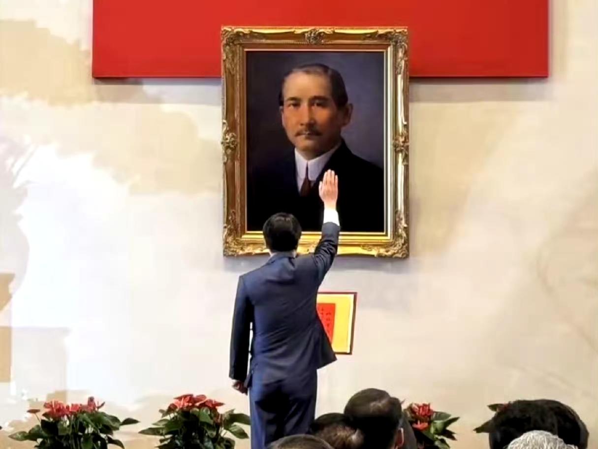 台湾当局宣布，降低丹麦驻台机构“外交特权”，理由是丹麦贯彻一中原则，将台侨在居留