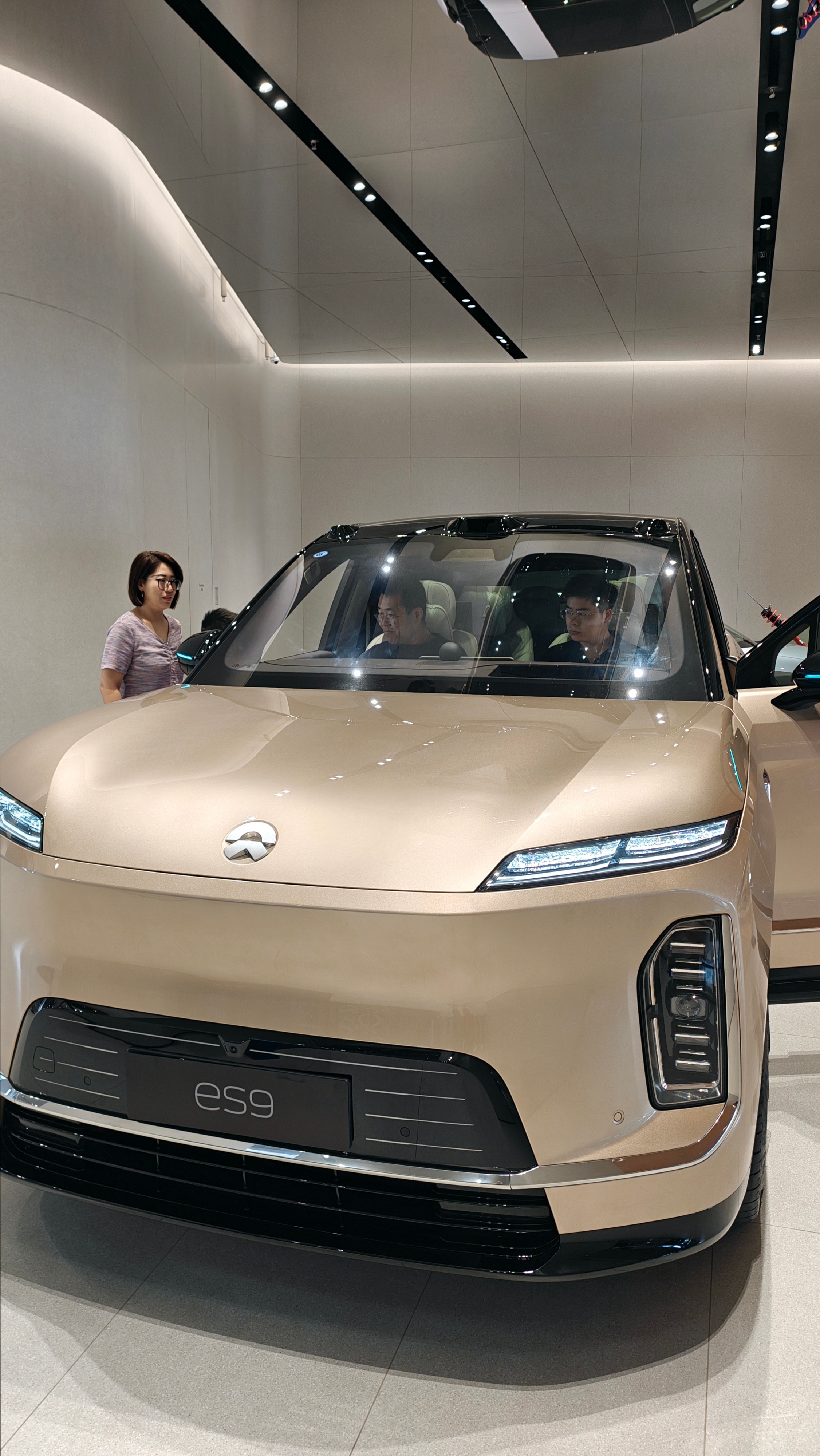 爸爸喜欢，孩子喜欢，但要经过家里领导同意。新能源汽车蔚来es9