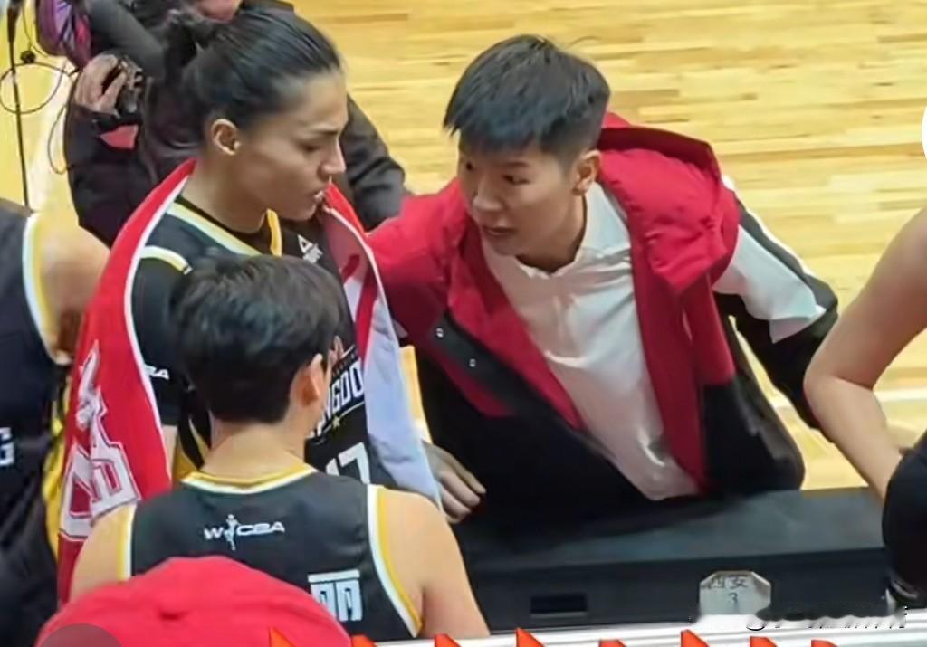 “严师出高徒”广东男篮有杜峰，女篮有黄思静！
   要说男篮最严厉的主帅，我想说