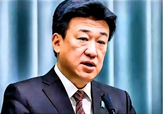 日媒自曝猛料！俩富士电机员工在中国大连被抓现行，竟想把稀土磁铁嵌在电机里偷运出境
