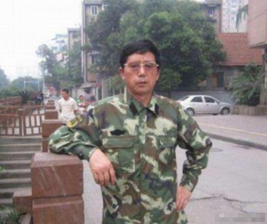 2008年，山东一男子背着家人把60万存款全部卷走，从此杳无音讯，当妻女得知后，