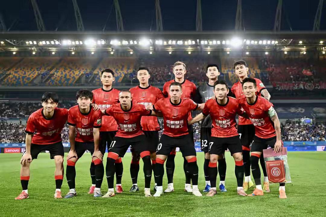 成都蓉城提前锁定中超半程冠军！九连胜+11胜1平不败，这波逆袭太炸了🔥 中超半