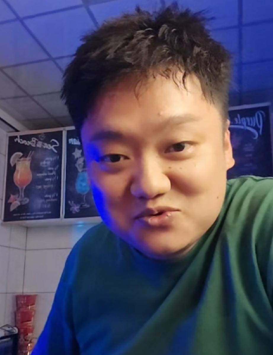 《主角》的大结局是不是像原著一样凄惨？
不会！结局是很圆满的！
饰演"四团"的郭