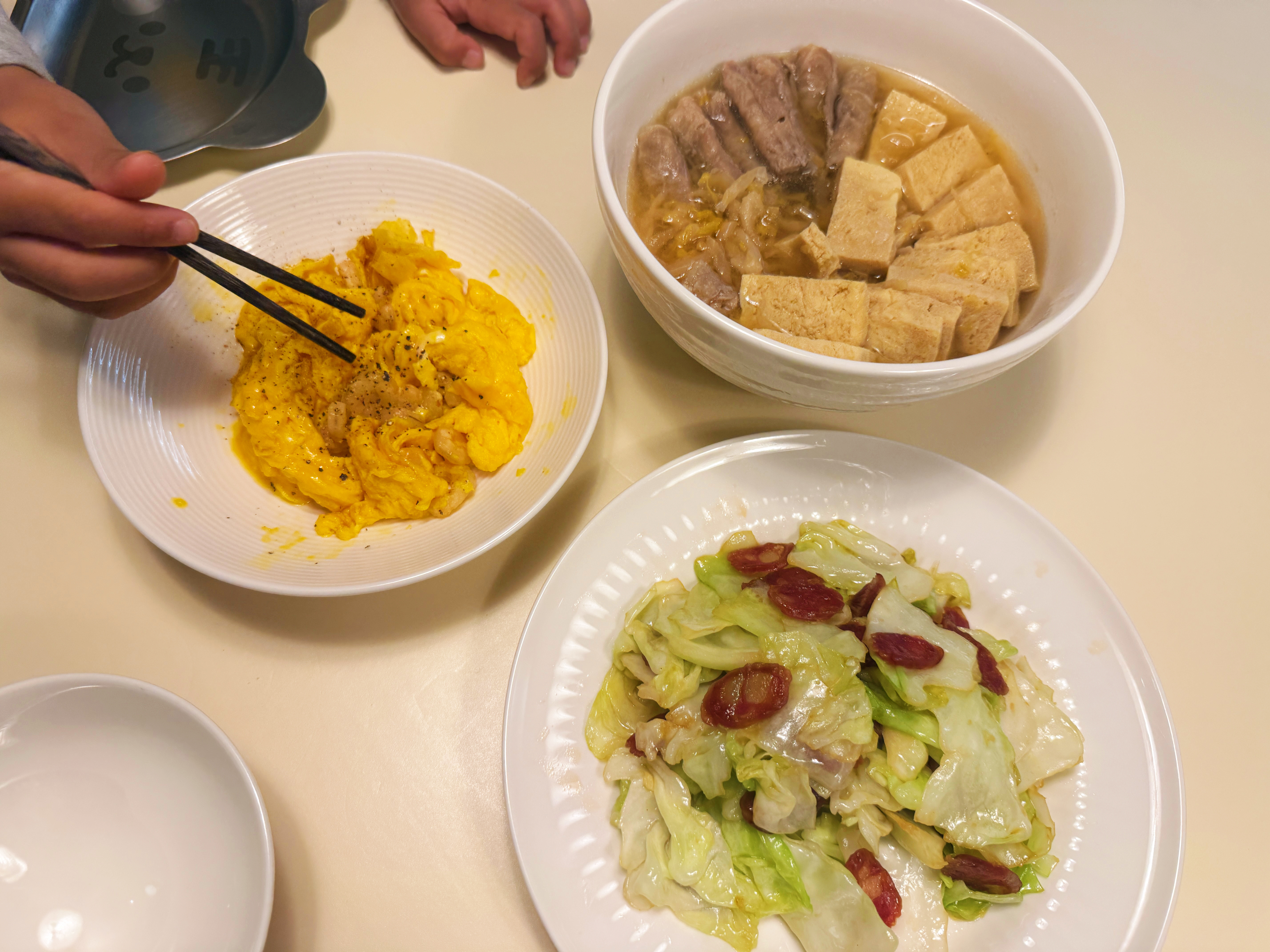 谁说做饭比我好吃我都认，但你要论冰箱毛干爪净孩子嗷嗷待哺极限条件下的糊弄能力，我