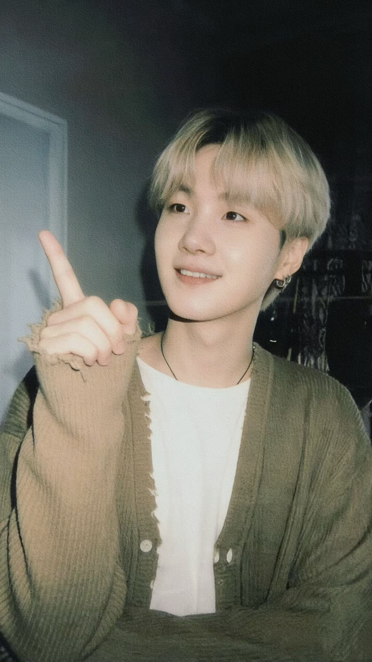 你们ai能否输入准确些，这张劳尔都快成边bx了