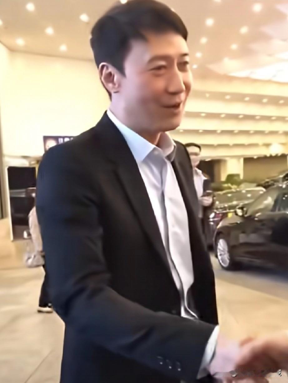 分享我这周有趣的事：现在的天王黎明和郭富城谁更帅？两人都近60岁了，身材都保持的