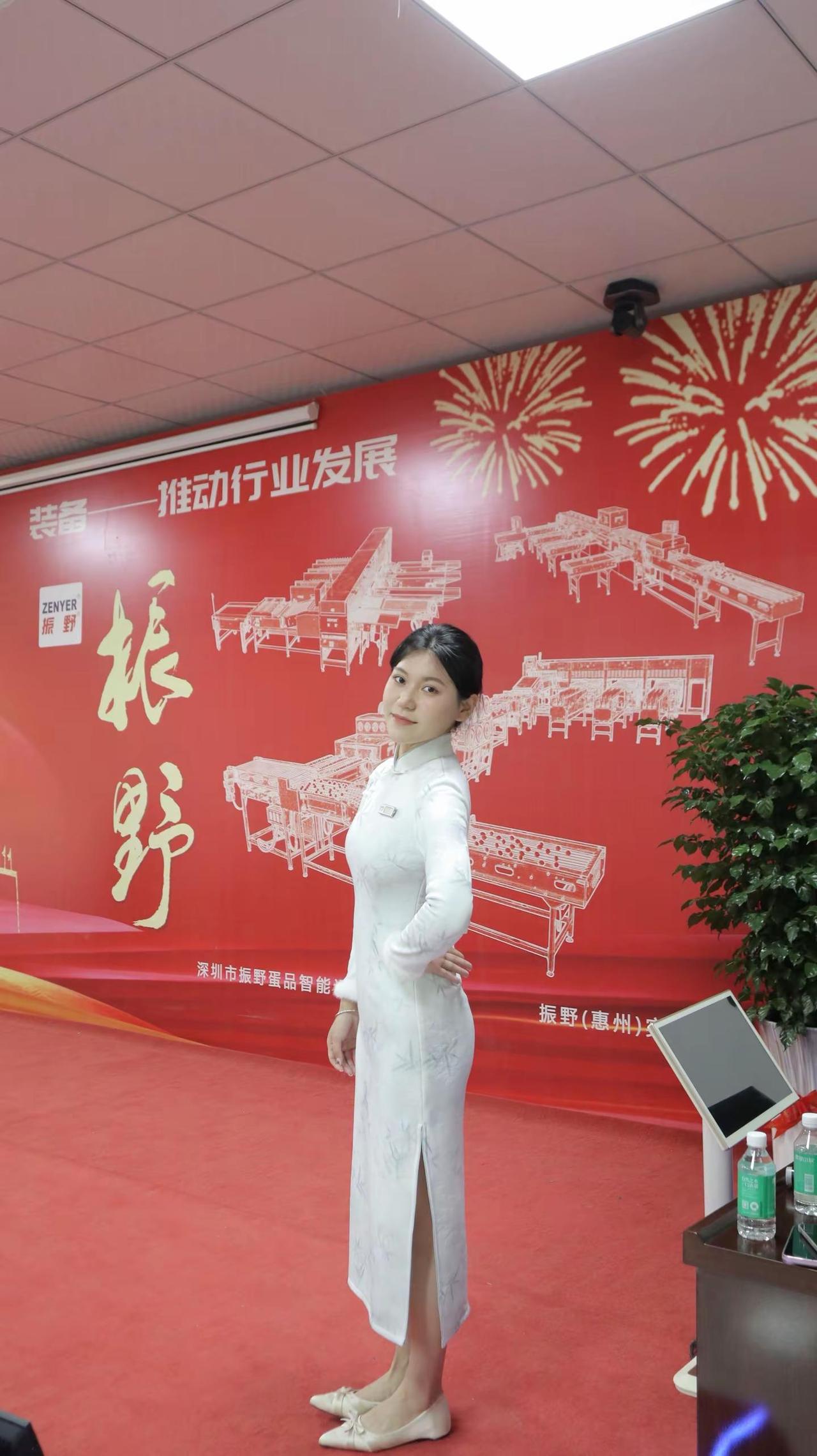 风华正茂的年纪更是要落落大方