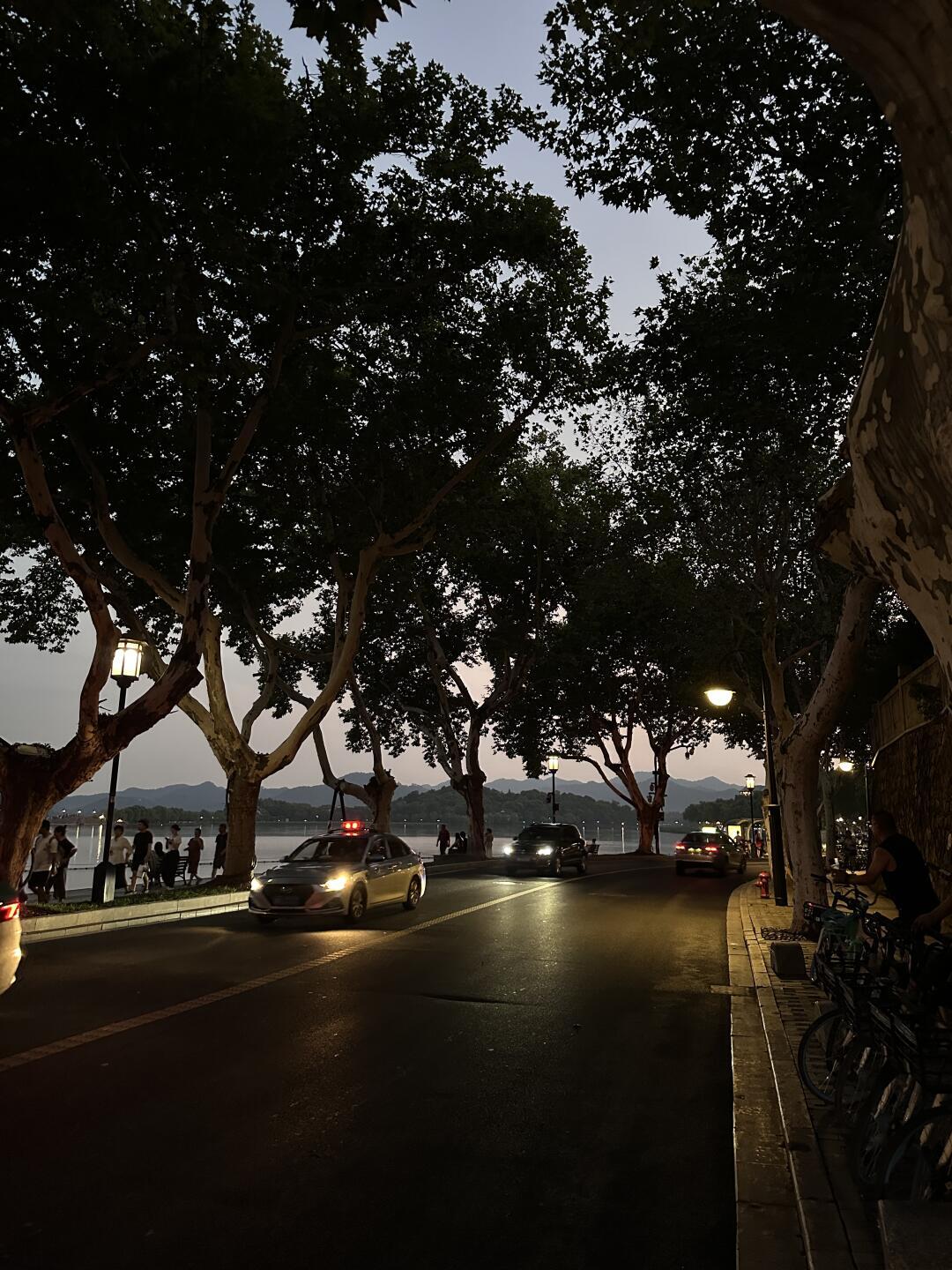 良渚夜景真的好美啊～