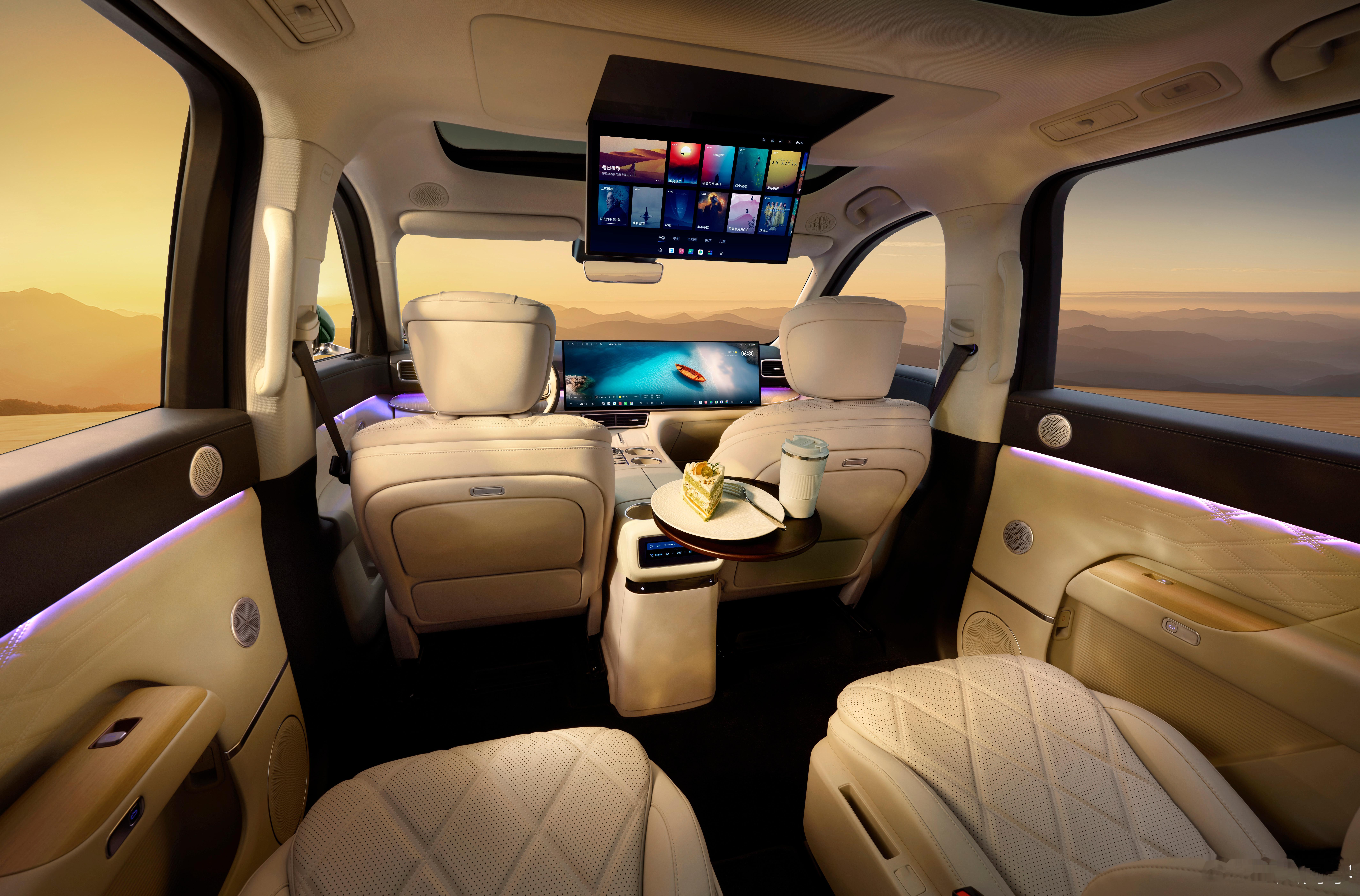 风云品牌焕新后首款旗舰SUV——风云T11定位“智享大六座旗舰SUV”，17.9