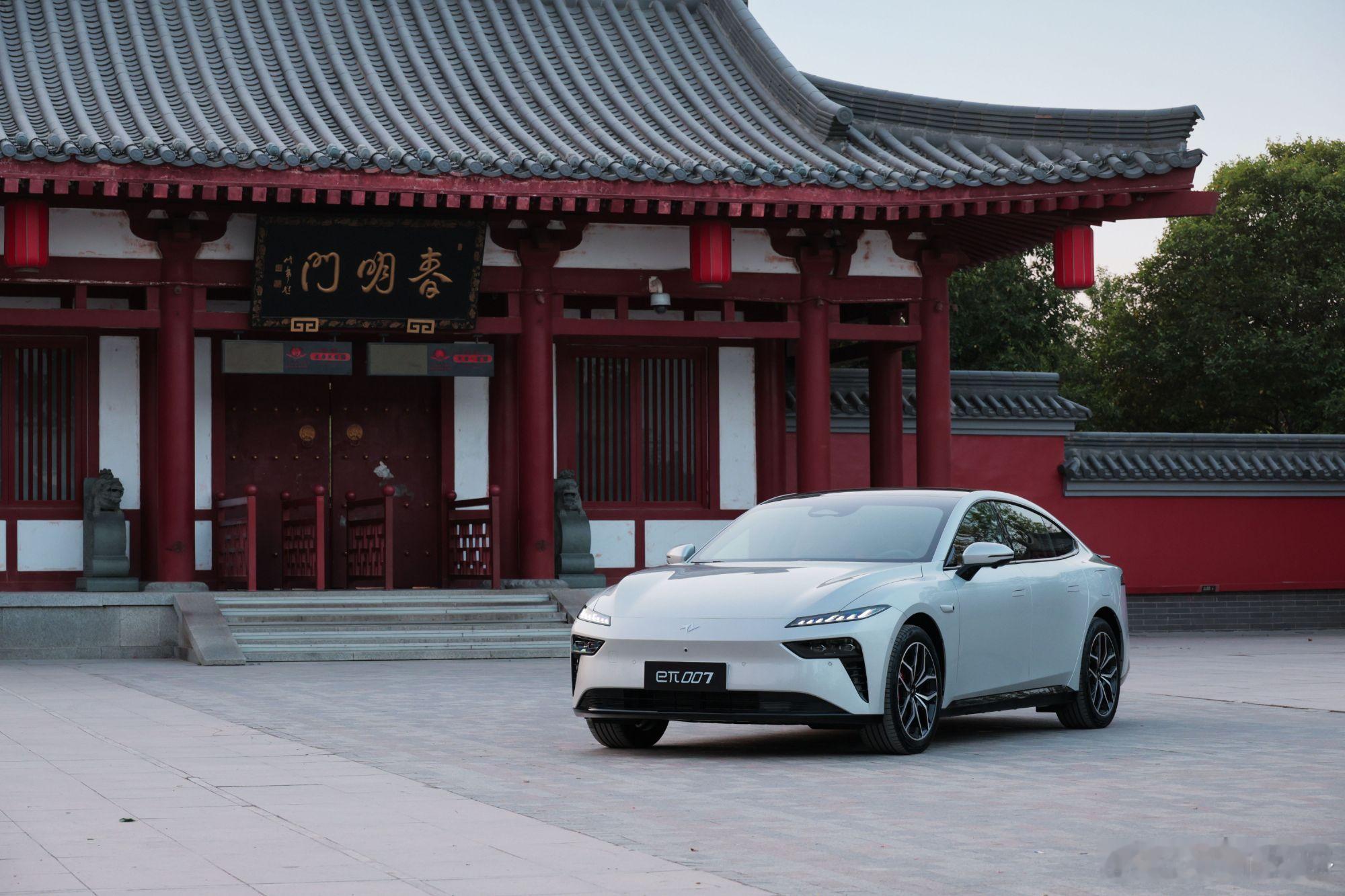 有颜、前配置、有操控、有纯电、增增程2025款eπ007才11.59万元起，作为