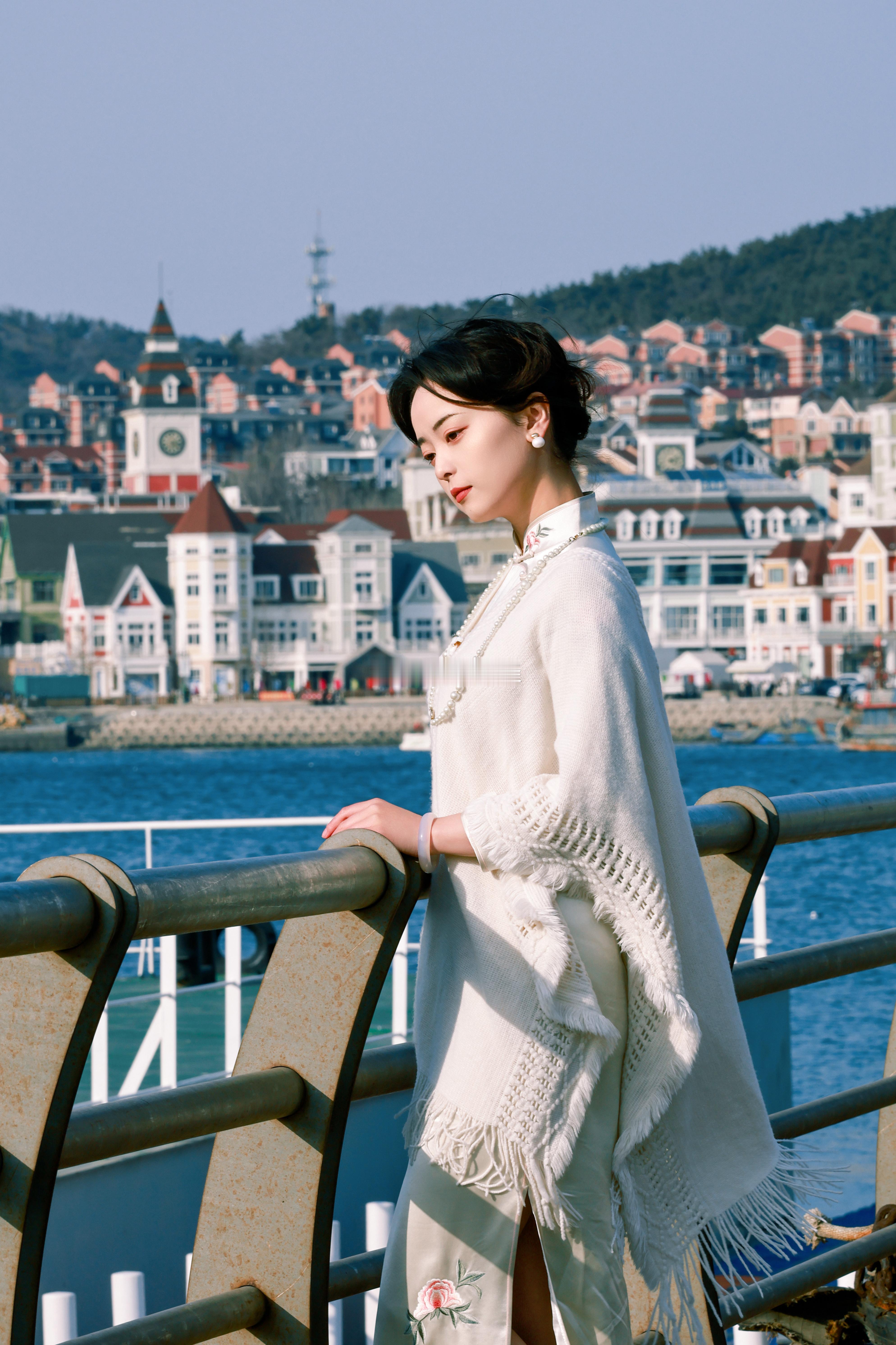 中式服装和菱角湾很搭配#大连约拍[超话]##大连旅行跟拍##大连独立摄影师# ​