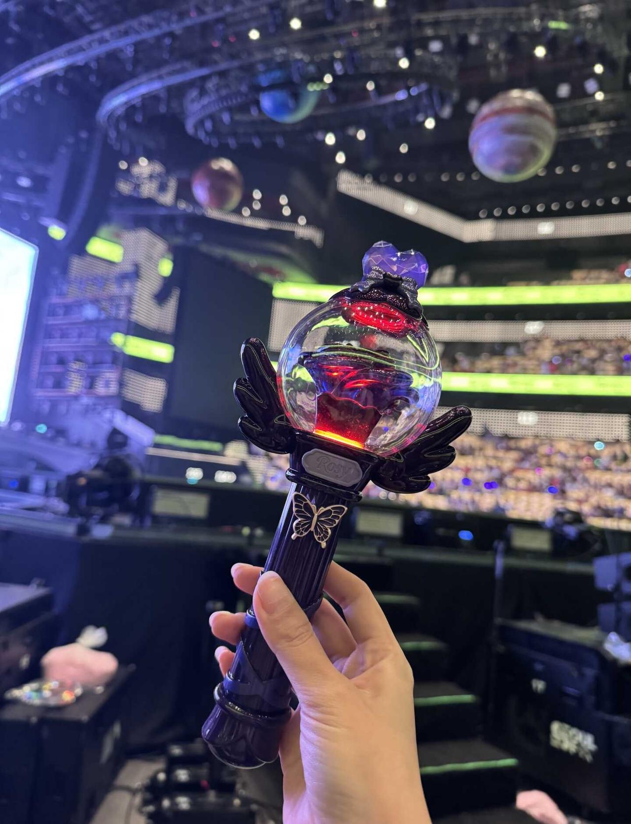 你们pick哪个色💜
赵露思我可以是任何  赵露思澳门演唱会 赵露思应援棒