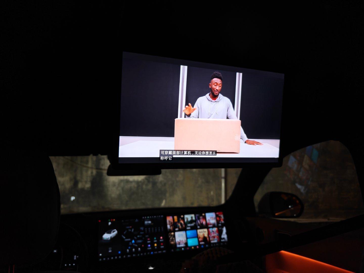 先看一下 MKBHD 的 Apple Vision Pro 开箱。 ​​​