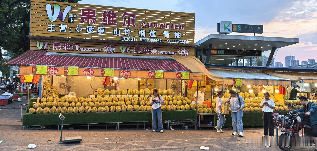 有些人眼睛瞎了，中国治安已经很好了，各方面建设不错了，他还要骂。
我有一个朋友