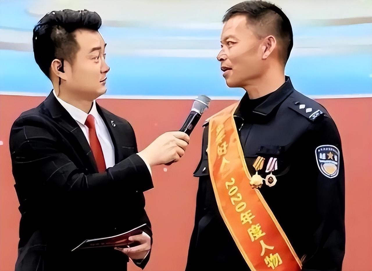 一等功辅警傅进华，2019年舍命跳河连救5人，却因高额奖金引争议！2019年12