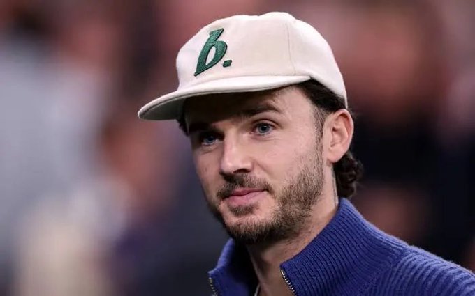 【特殊嘉宾】麦迪逊将加入天空体育，解说狼队对阵曼联的比赛。 