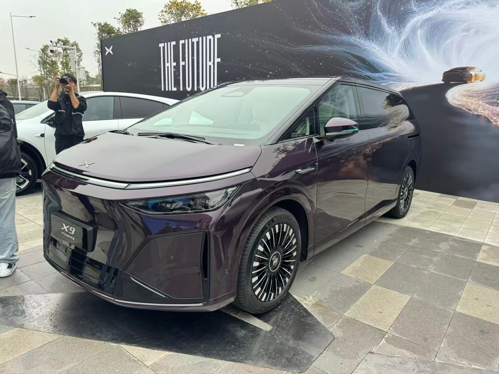 今天下午小鹏第二代 VLA 技术就要发布了小美同学已到现场给大家带来第一手信息小