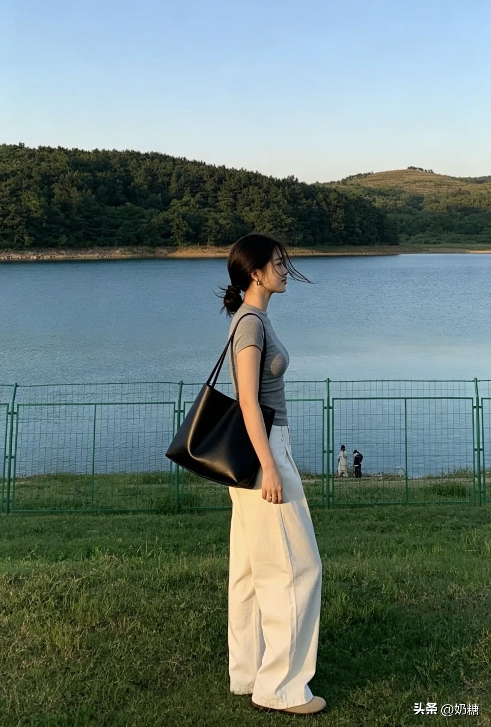 真正出众的人，白昼和黑夜判若两人。

男人白昼宛如学者，头脑清晰、行事干脆，面对